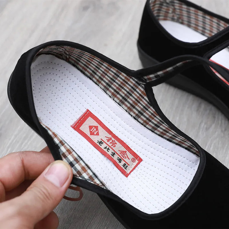New old Beijing cloth shoes for women's shoes to work with flat shoes of formal dance shoes non-skid mother soft bottom