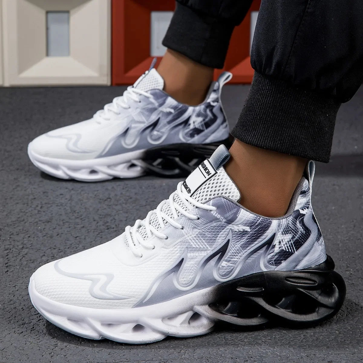 Couple Running Shoes Men Women Lightweight Mesh Breathable Comfortable Flat Soft Tennis Shoes Summer Lace-up Sneakers Man