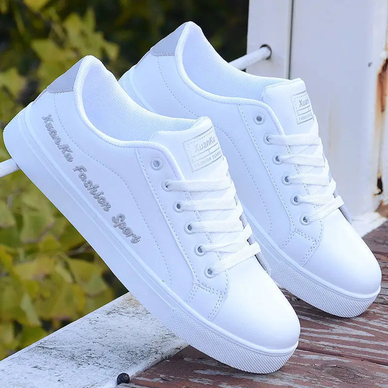 2025 Autumn Men Casual Shoes Winter Men's Board Shoes Light Sports Shoes Men Tennis Sneaker Soft White Shoes Male Flat Shoes