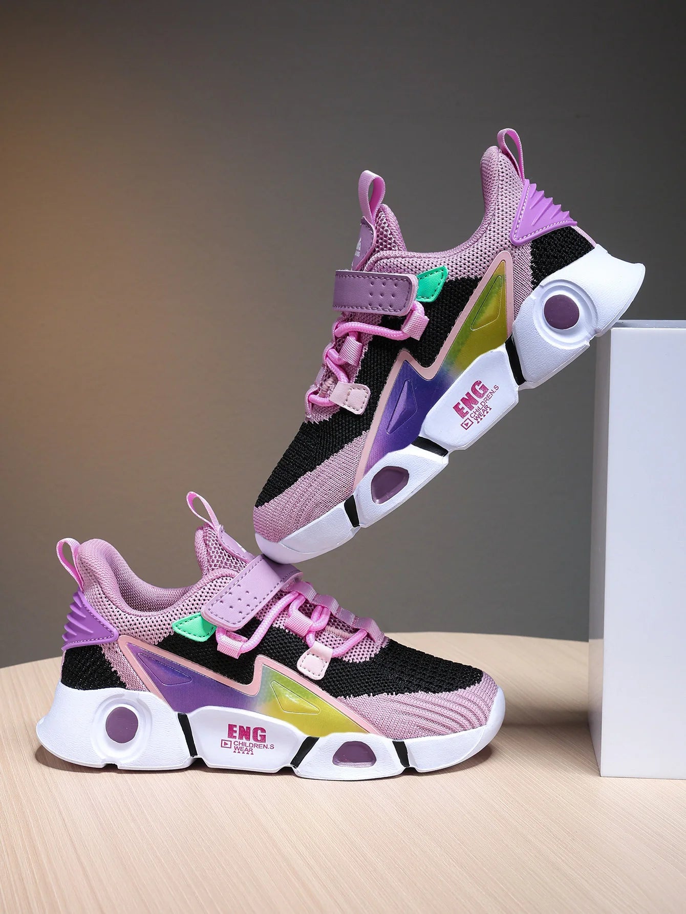 2024 New Fashionable Children's Casual Sports Shoes, Comfortable and Breathable Mesh Shoes for Students