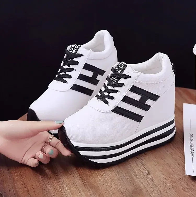 2024 New Winter Women Shoes Warm Fur Plush Lady Casual Shoes Lace Up Fashion Sneakers Platform Snow Boots Big Size