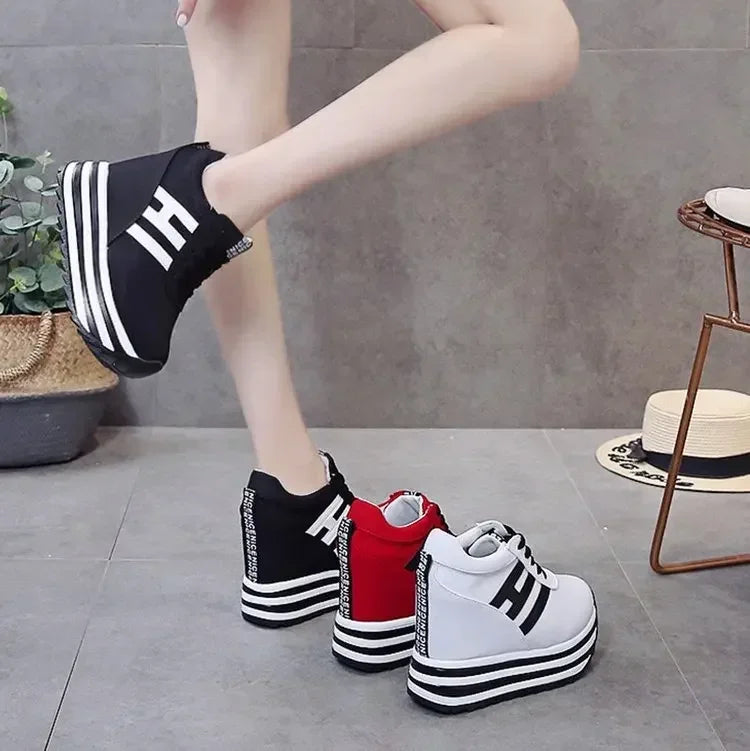 2024 New Winter Women Shoes Warm Fur Plush Lady Casual Shoes Lace Up Fashion Sneakers Platform Snow Boots Big Size